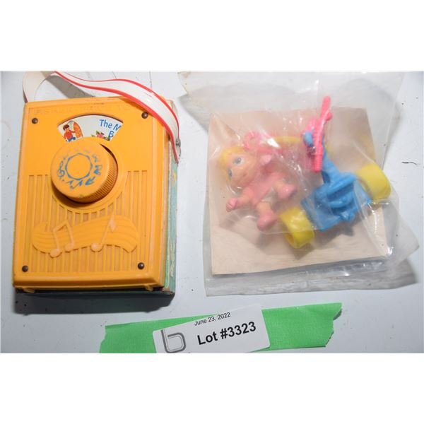 1990 Miss Piggy + 1970 Fisher price radio