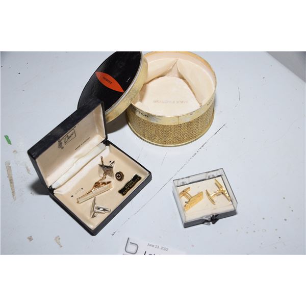 Vintage jewelry, edmonton cufflink, max factor