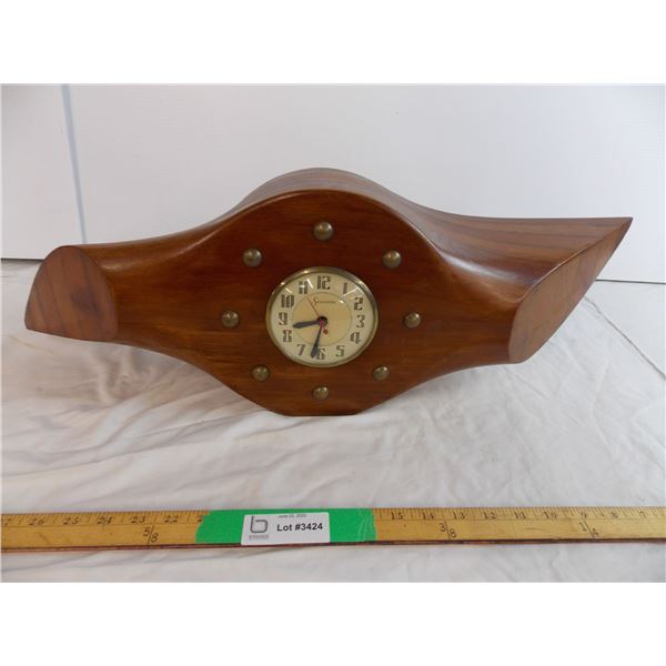 WW2 vintage propeller clock from Avro Anson - works and keeps good time