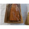 Image 3 : Cathead broom and miniature broom