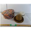 Image 1 : Hat box and 2 hats