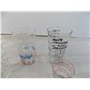 Image 2 : Assorted glass measuring cups and square glasses
