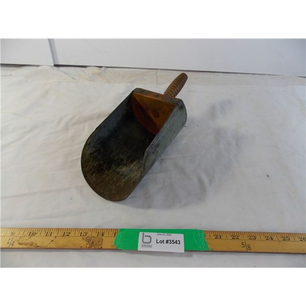 Early General store bin scoop