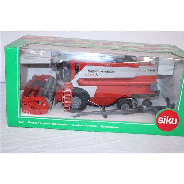 G18-92 SIKU MOISSONNEUSE BATTEUSE MASSEY FERGUSON CERE A 7278