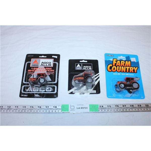 (3) Allis Chalmers Tractors 1:64 - ERTL Farm Country