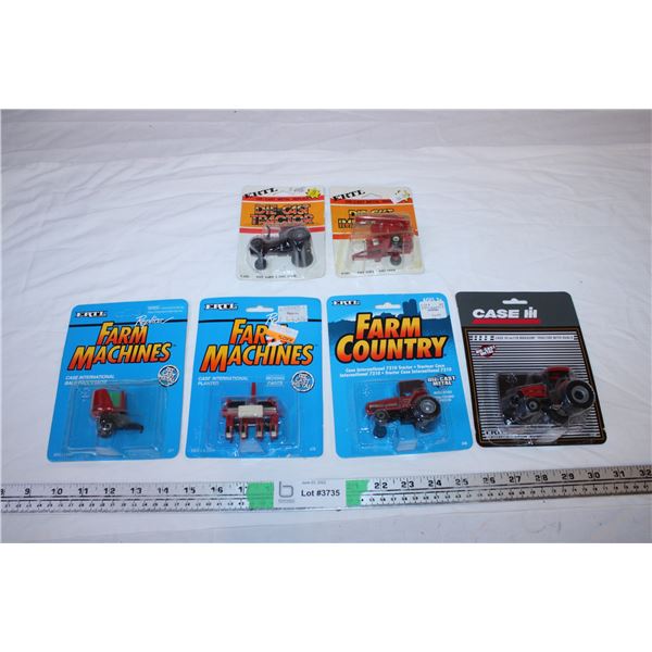 (6) Case Farm Machinery 1:64 - ERTL