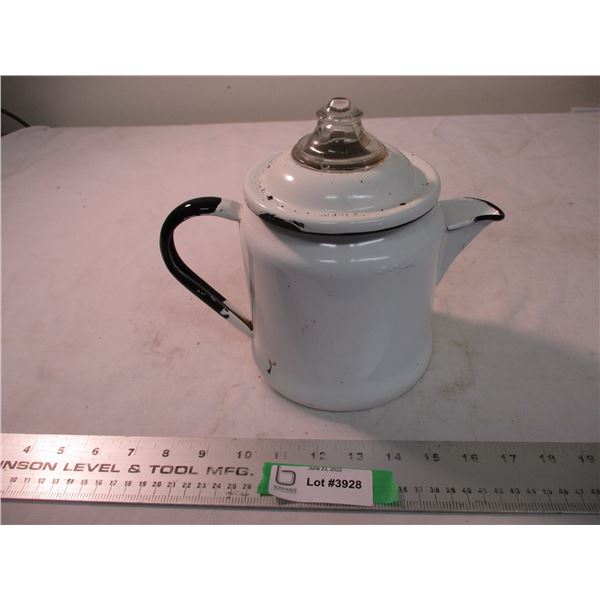 Enamel kettle with lid