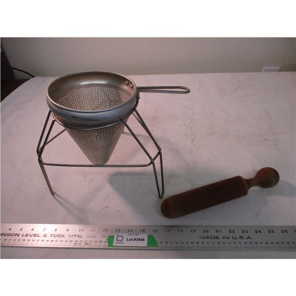 Berry press with masher