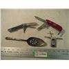 Image 2 : (3) Pocket knives with spoon