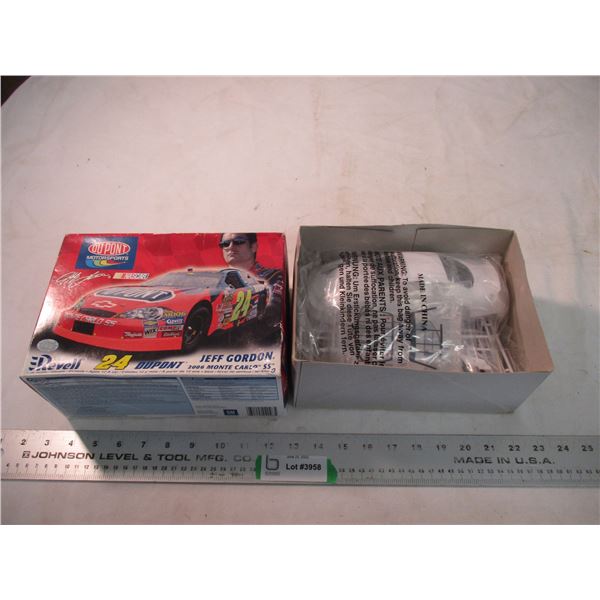 Dupont motorsports model kit - Jeff Gordon