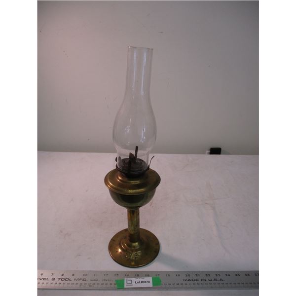 CNR Lamp with chimney - missing one clip