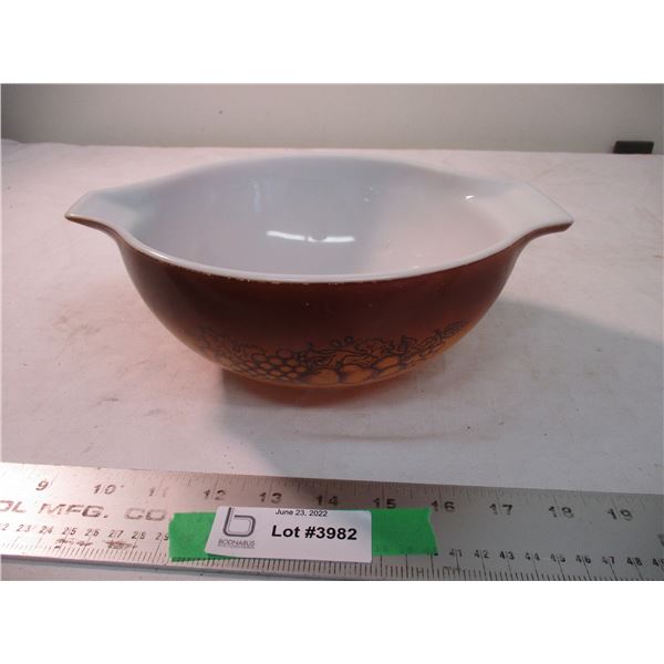 Pyrex bowl 11" long