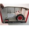 Image 2 : ERTL Farmall C white collector edition 1:16