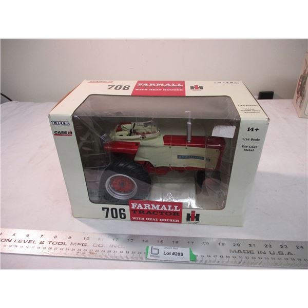 ERTL Farmall 706 Collectors Edition - 1:16