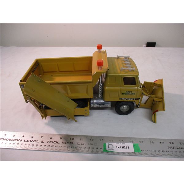 ERTL IH Transtar II with scratch built blade attachments - 17" long