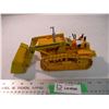 Image 2 : ERTL IH TD 340 Diesel Crawler (with custom built front end loader) - 10.75" long