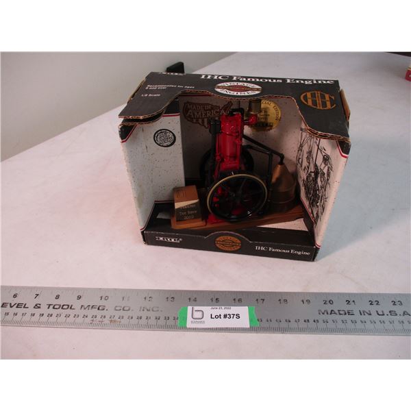 ERTL IHC Famous Engine 1:8