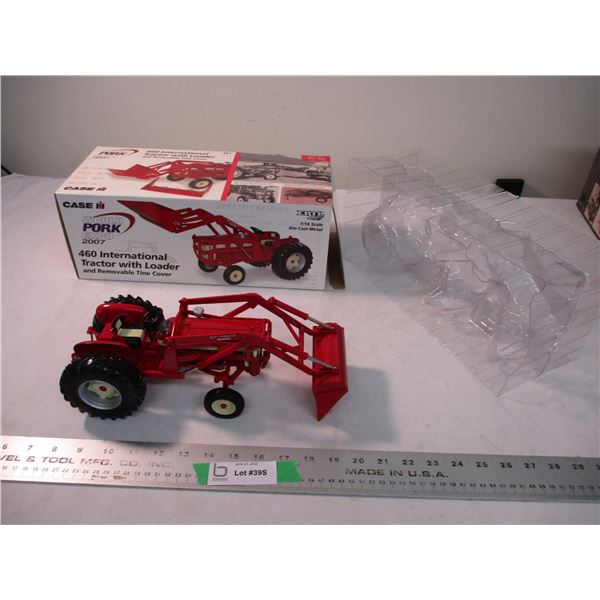 ERTL IH 450 Tractor with Loader - World Pork Expo 2007 1:16