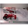 Image 1 : ERTL IH 450 Tractor with Loader - World Pork Expo 2007 1:16