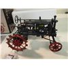Image 3 : Precision Series The Farmall F20 tractor with crank engine 1:16