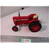 Image 1 : ERTL IH 856 Farmall 1:16