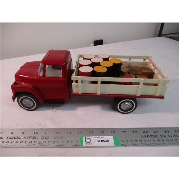 ERTL IHC Loadstar Truck with custom built wooden box + barrels - 15" long