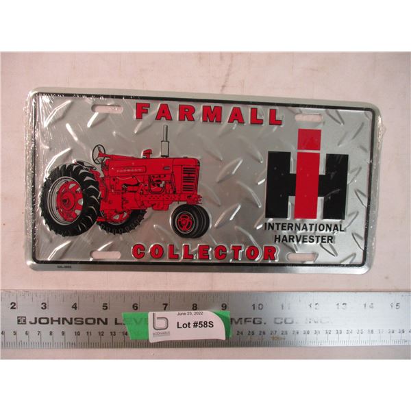 Farmall Collector IH license plate (sealed in wrap)