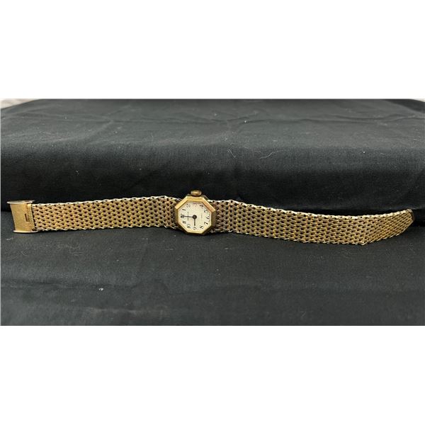 Geneva Swiss Ladies 17 jewel mechanical watch