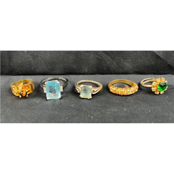 5 Vintage ladies evening rings with inset stones