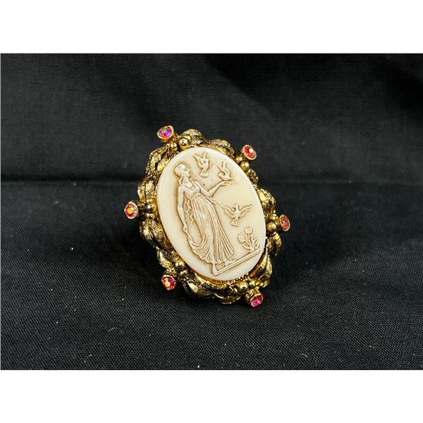 Vintage cameo style ladies costume ring