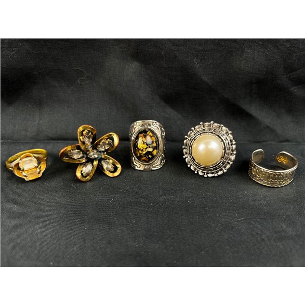Lot of 5 mixed ladies costume rings