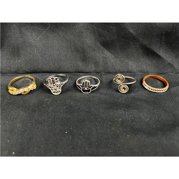 Group of 5 mixed ladies costume rings