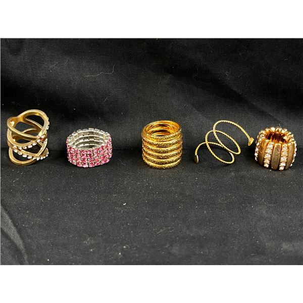 Group of 5 mixed costume ladies rings