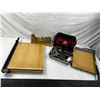 Image 1 : Leatherman Table with Accessories and Tools