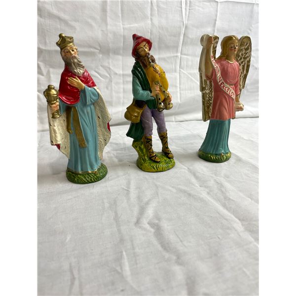 3 Figurines