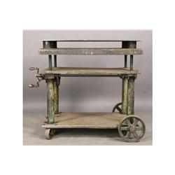 MECHANICAL ADJUSTABLE STEEL TABLE