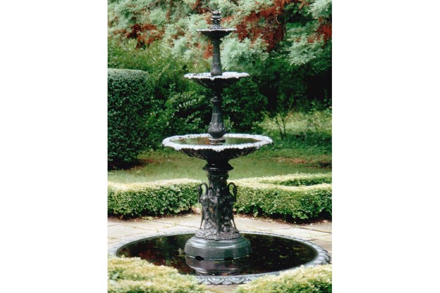 ANTIQUE GARDEN VICTORIAN CAST IRON FOUNTAIN