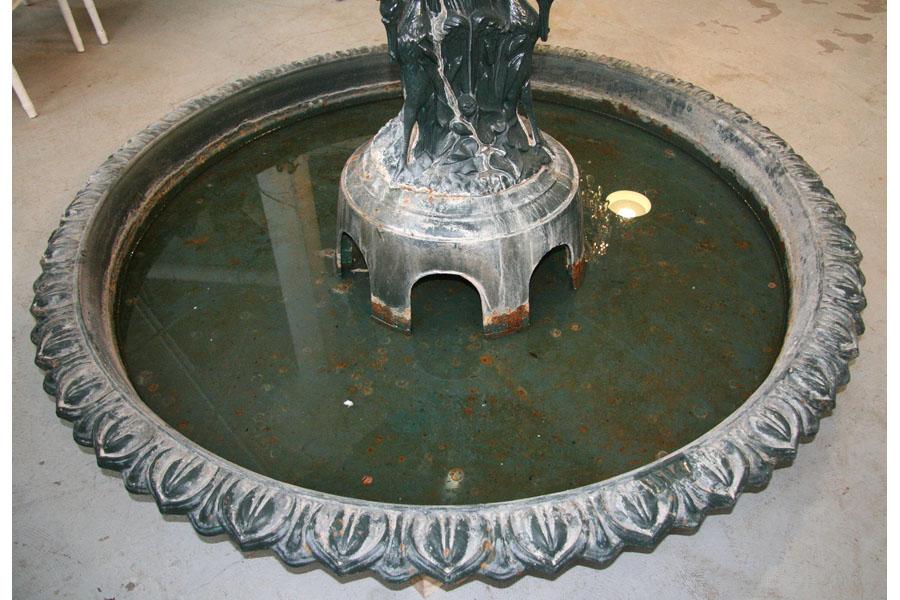 ANTIQUE GARDEN VICTORIAN CAST IRON FOUNTAIN