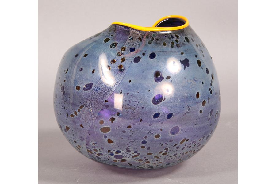 MODERN ART GLASS VASE SIGNED DALE CHIHULY