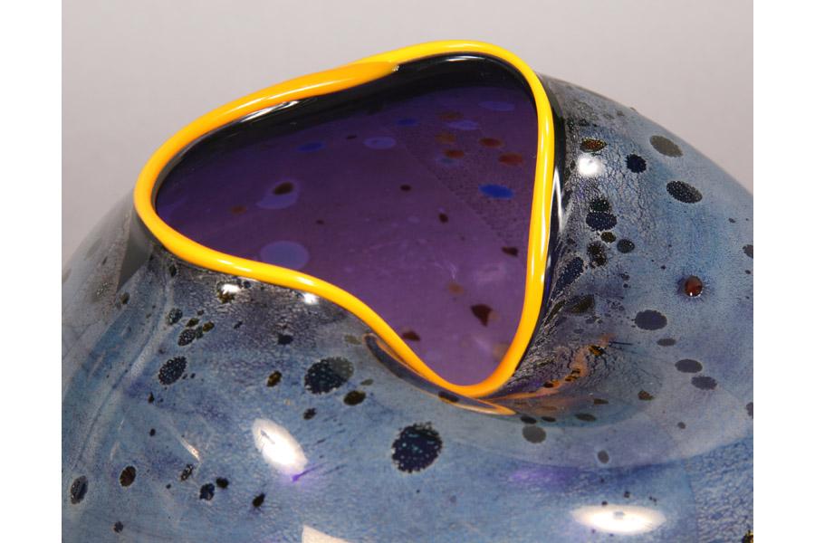 MODERN ART GLASS VASE SIGNED DALE CHIHULY