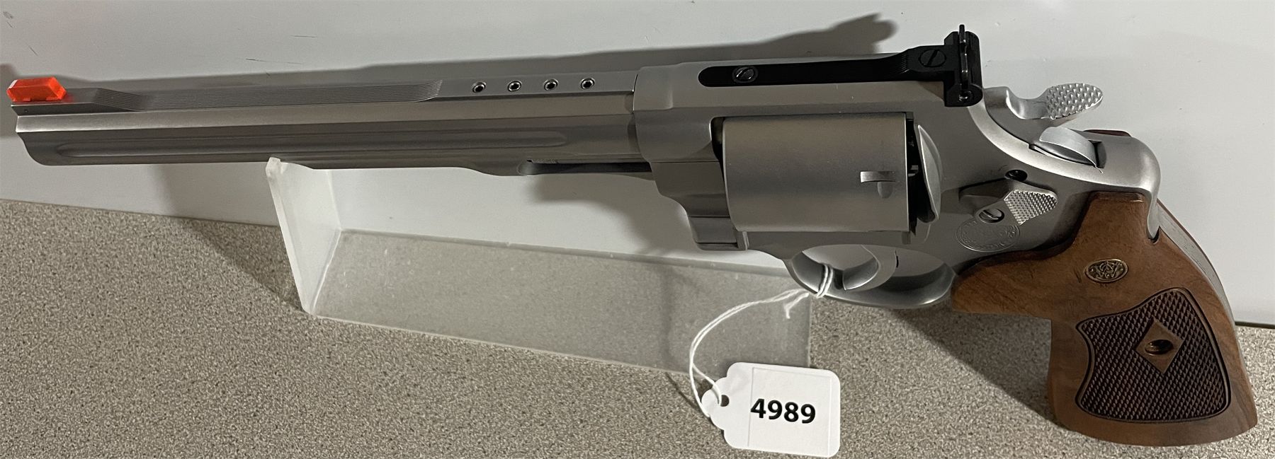 SMITH & WESSON PERFORMANCE CENTER REVOLVER IN .44 MAG - RESTRICTED CLASS