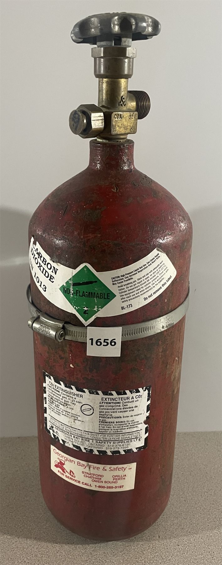CO2 TANK W / CONTENTS - Kidd Family Auctions