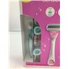 Image 3 : Venus Sensitive Plus Disposable 3 Blade Razors 15 Count