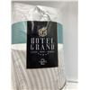 Image 2 : Hotel Grand Luxury Bedding Standard Queen Pillow - 2 Pack