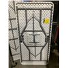 Image 2 : 4' Folding Plastic Table