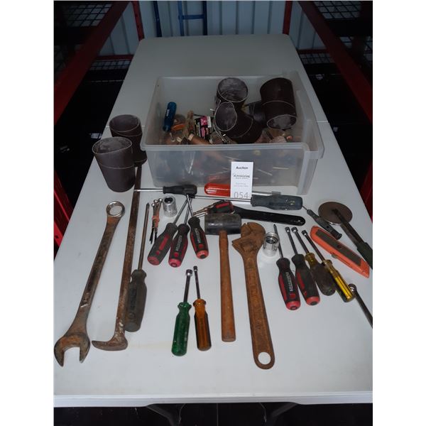 Assortment of tools Cat B