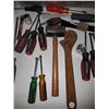 Image 5 : Assortment of tools Cat B