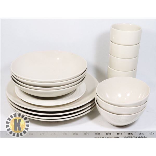 SET OF DISHES