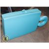 Image 2 : ESTATE TRAVEL MASSAGE TABLE