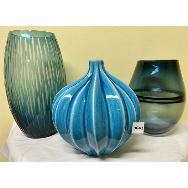 LOT OF 3 -  VASES - CERAMIC SQUASH, KLEIN BUBBLE GLASS & SATURN RING 